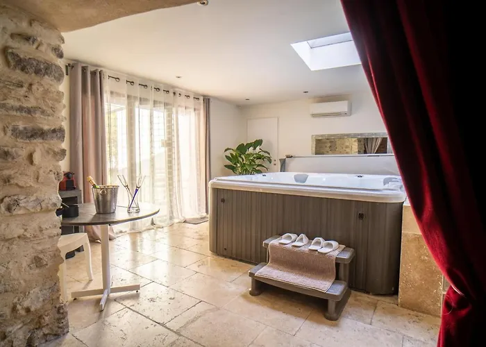 D'hote Romantique Avec Privatif Domaine Les Nuits Envoutees - Oda ve Kahvaltı