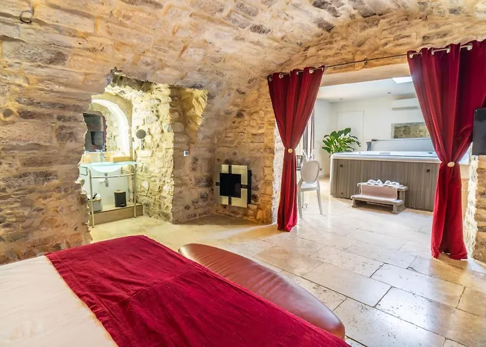 D'hote Romantique Avec Privatif Domaine Les Nuits Envoutees - Oda ve Kahvaltı 3*